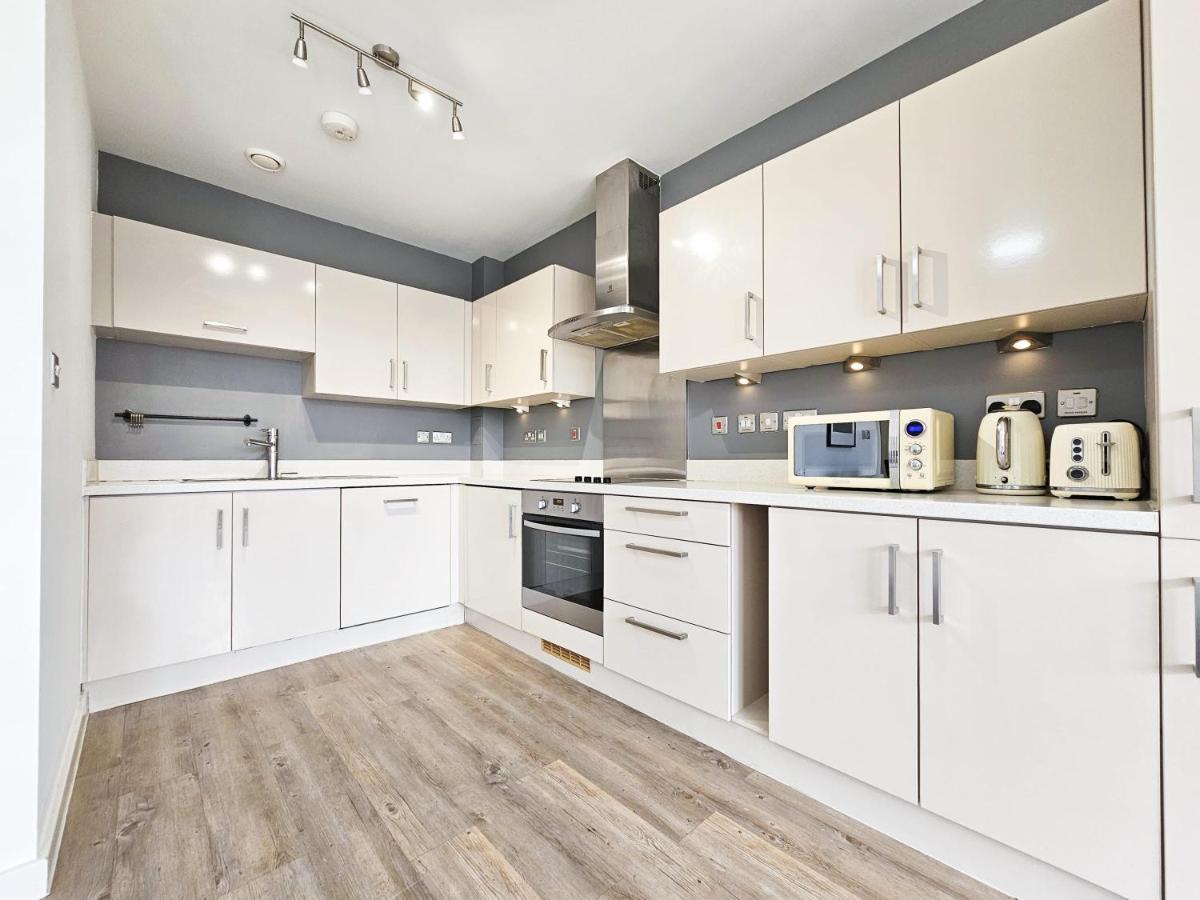 Centrally Located Spacious Flat Near Canary Wharf 런던 외부 사진