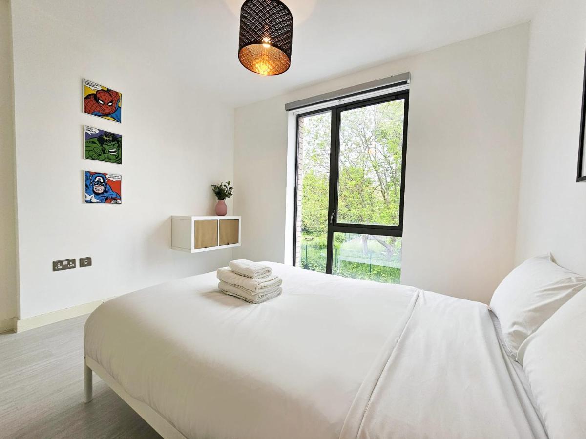 Centrally Located Spacious Flat Near Canary Wharf 런던 외부 사진